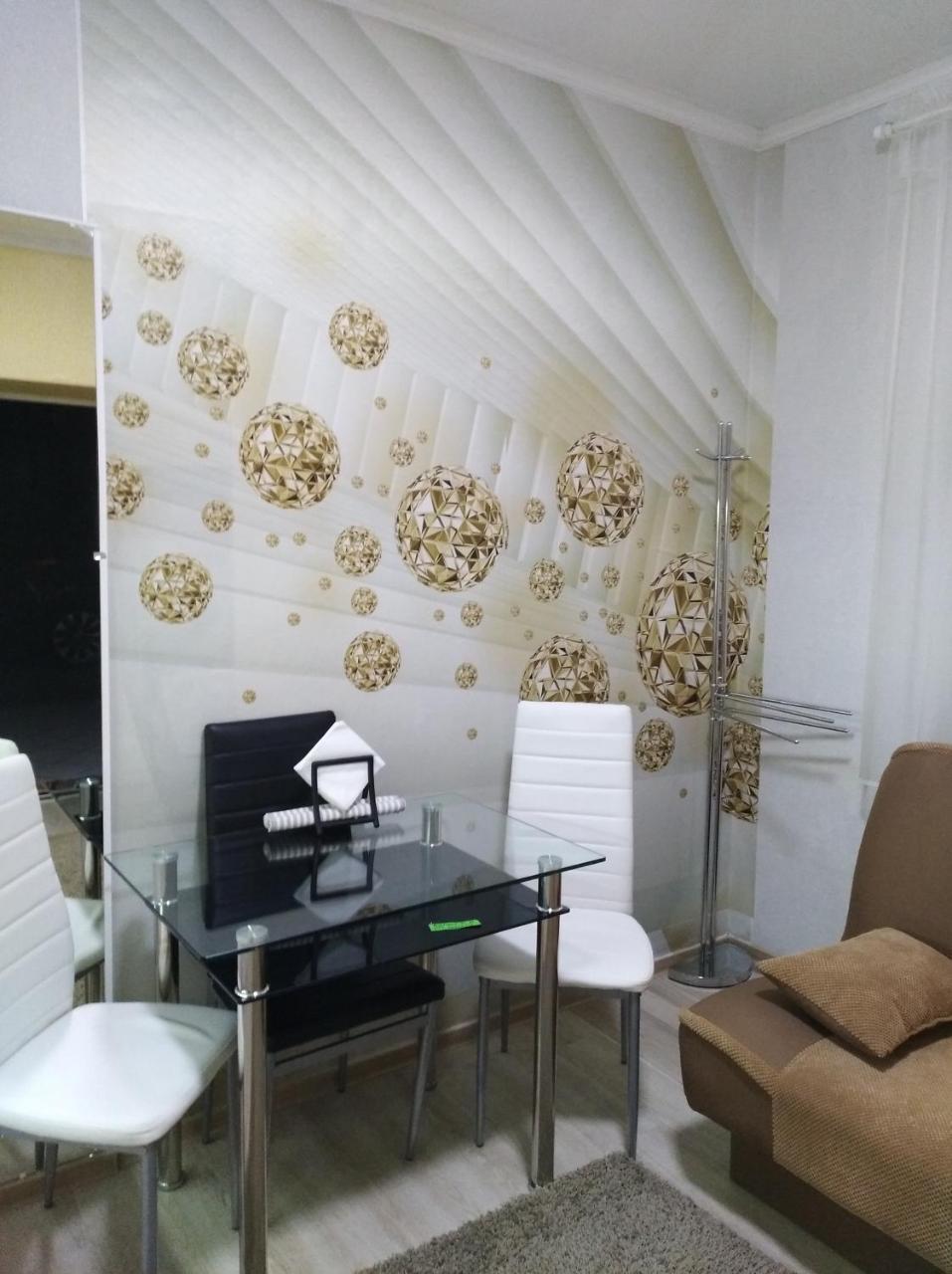 Boutique Apartment "Welcome" เฮวิซ ภายนอก รูปภาพ